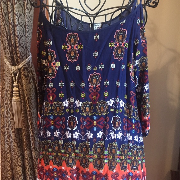 Lily star cold shoulder top - Picture 3 of 8